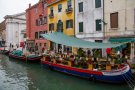 Marché flottant le long du rio San Barnaba - Venise